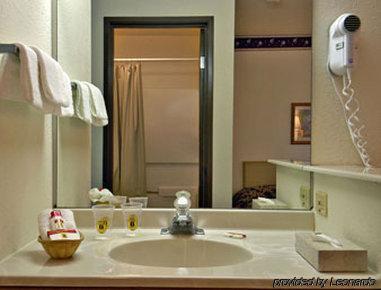Hotel Super 8 By Wyndham San Antonio/Fiesta Habitación foto
